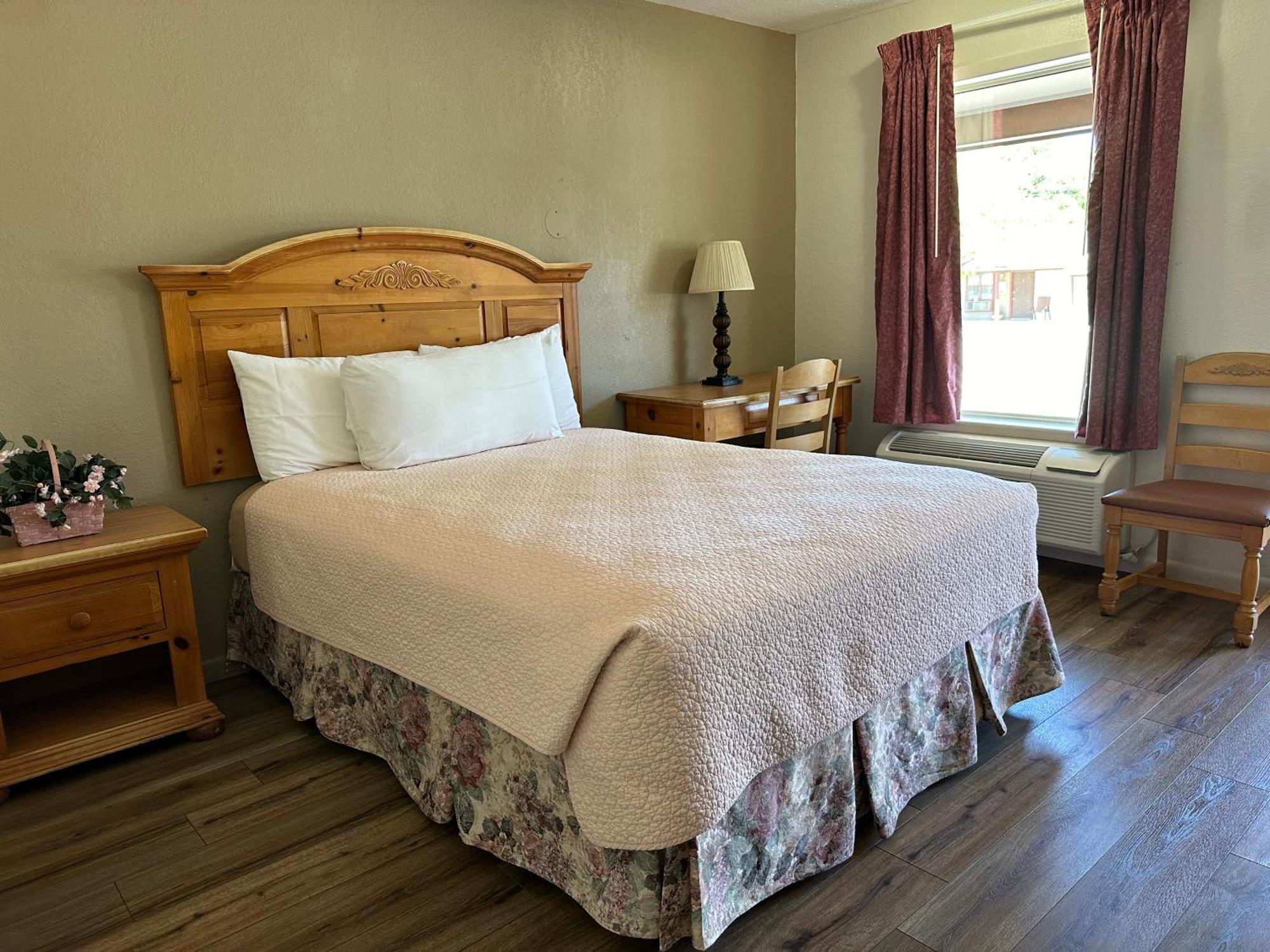 Sunset Inn And Suites Fredericksburg Zewnętrze zdjęcie