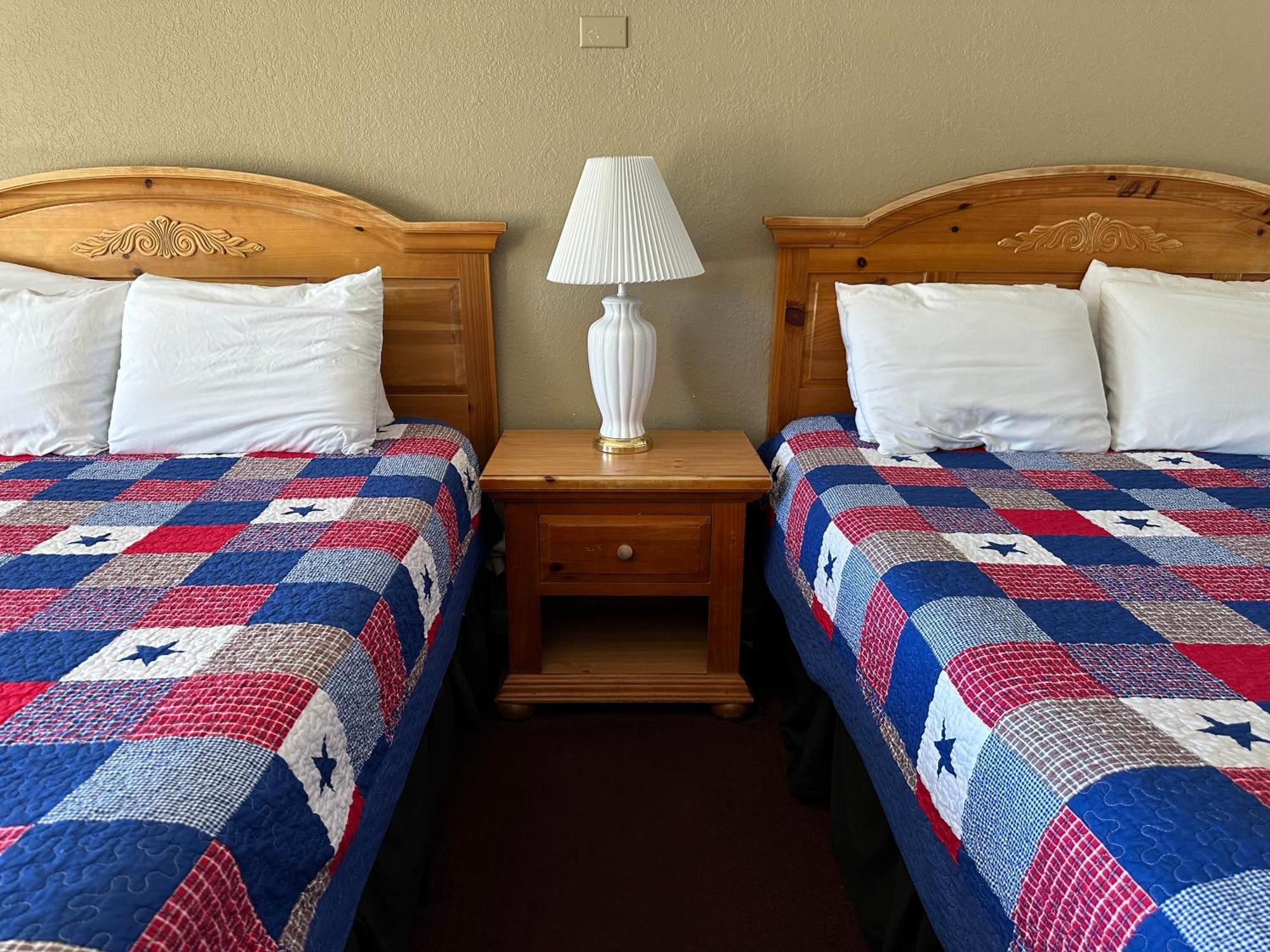 Sunset Inn And Suites Fredericksburg Zewnętrze zdjęcie