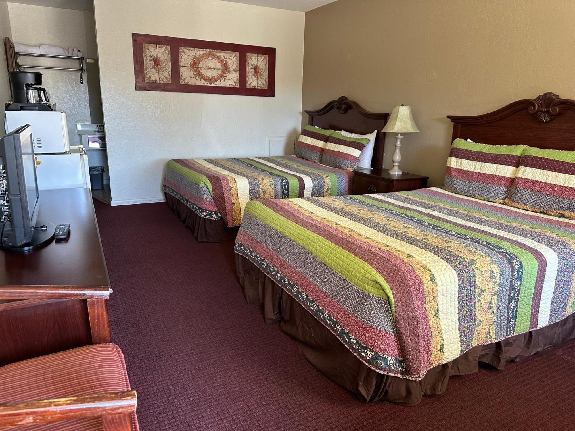 Sunset Inn And Suites Fredericksburg Zewnętrze zdjęcie