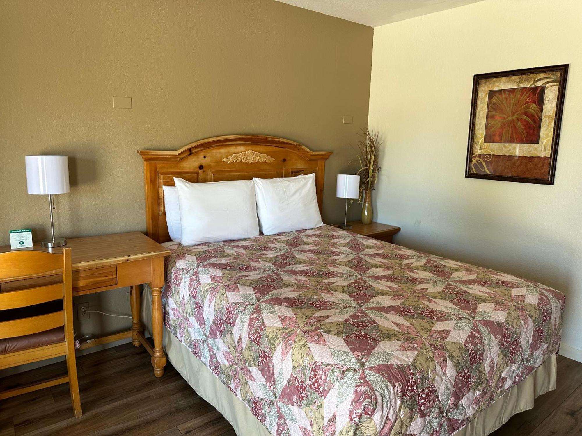 Sunset Inn And Suites Fredericksburg Zewnętrze zdjęcie