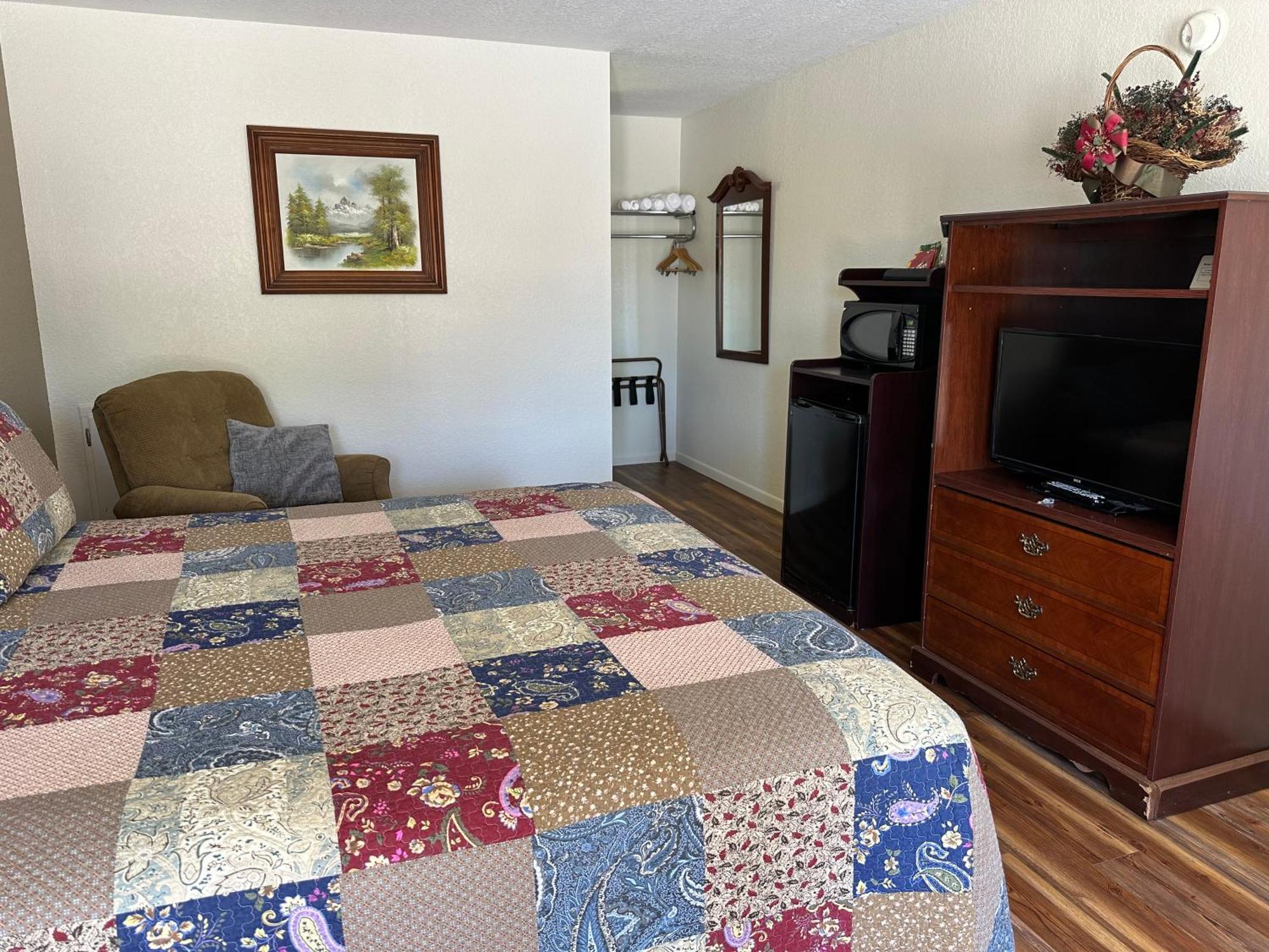Sunset Inn And Suites Fredericksburg Zewnętrze zdjęcie